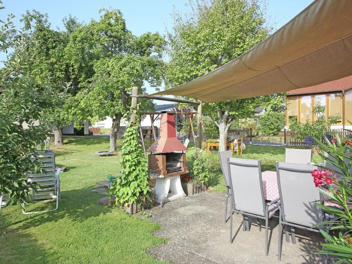 Apartment With Terrace And Pool In The Garden Pracht Εξωτερικό φωτογραφία