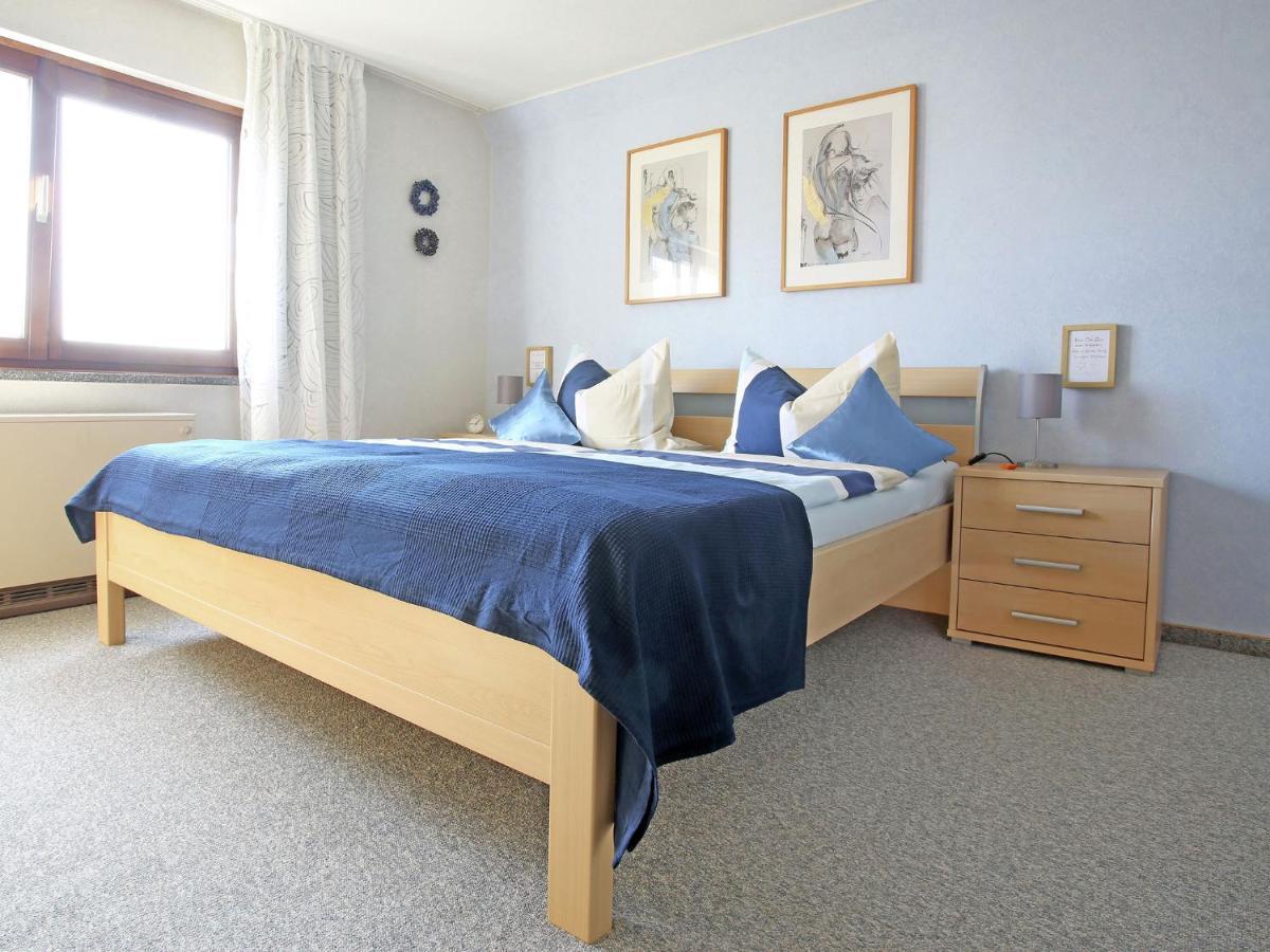 Apartment With Terrace And Pool In The Garden Pracht Εξωτερικό φωτογραφία