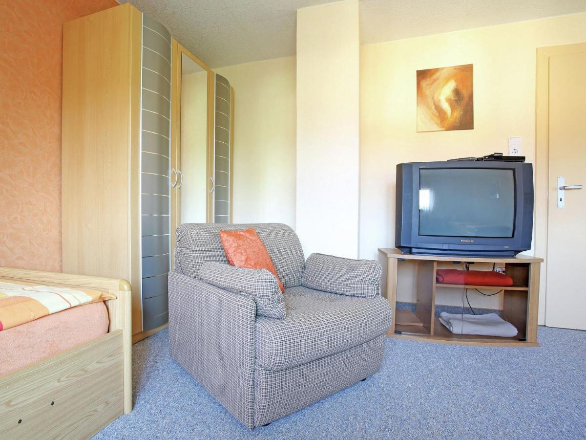 Apartment With Terrace And Pool In The Garden Pracht Εξωτερικό φωτογραφία